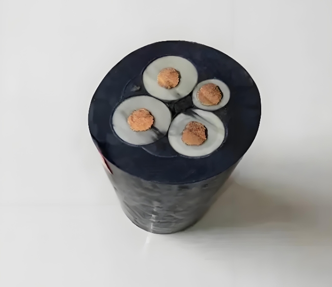 高壓移動(dòng)橡套軟電纜具有很好的抗拉性能和溫度特性.jpg